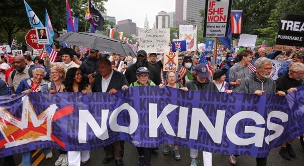 Milliók vonultak utcára Trump ellen Amerikában és világszerte