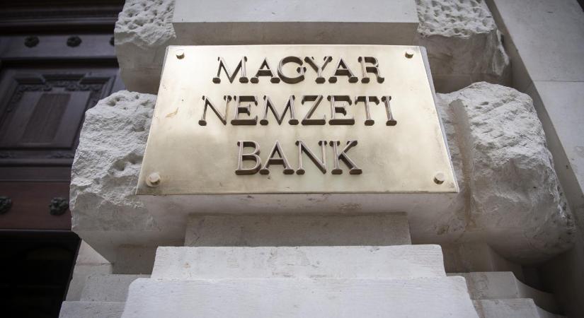 Több mint négyezer hibát találtak a méregdrágán felújított MNB-székházban, mozgó lépcsőkorlátról és csöpögő álmennyezetről is ír a szakvélemény