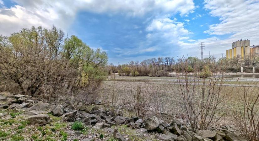 Soha nem látott arcát mutatta a Duna Dunaújvárosnál