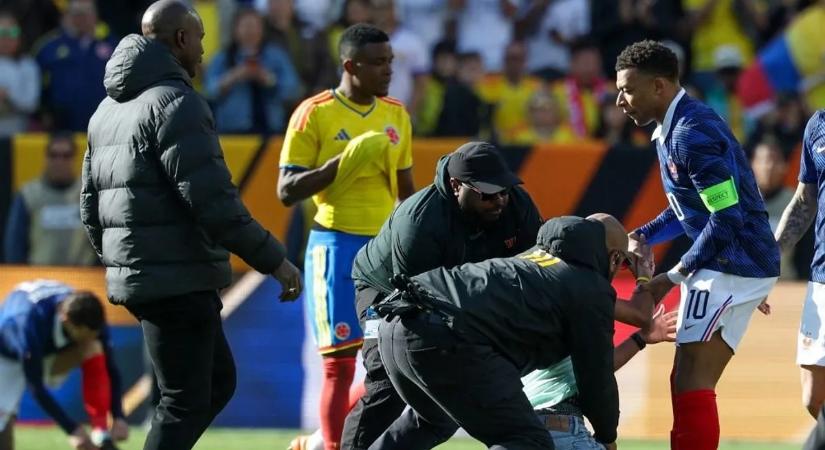 Kylian Mbappét megrohamozta egy szurkoló, látni kell a reakcióját – videó
