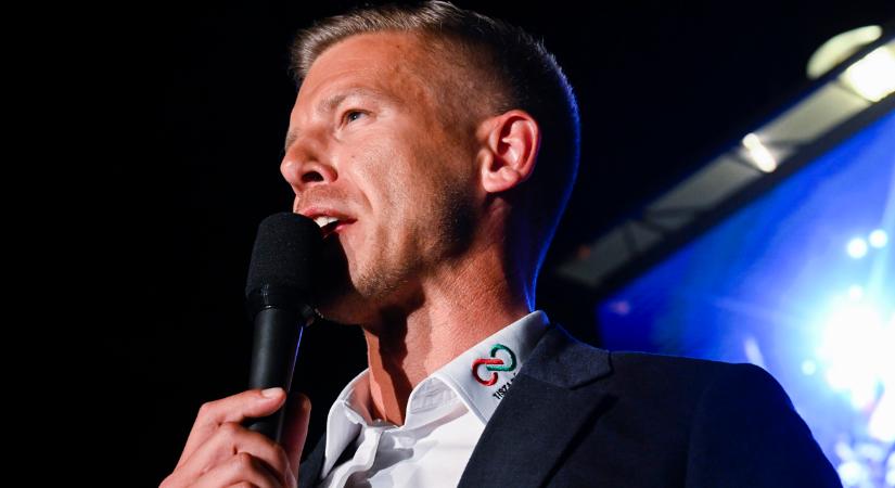 Üzent Magyar Péter a rendőröknek: „Nem kérjük tőletek, hogy hangos hősök legyetek. Tudjuk, hogy csendben is sokan azok vagytok”