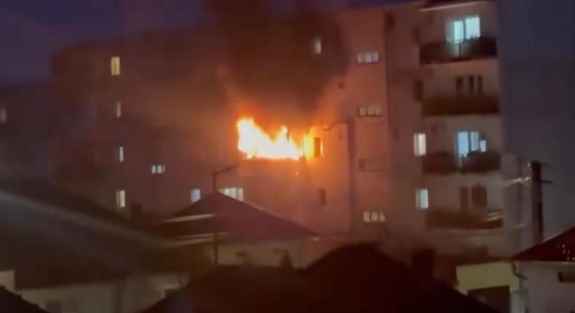 Lakástűz pusztított Szamosújváron (VIDEÓ)