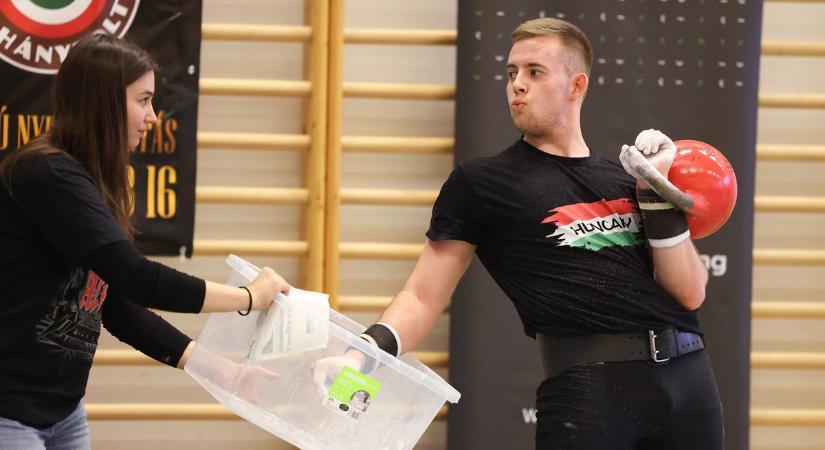 Vasgolyók csatája Bonyhádon: országos bajnokság dübörgött a sportcsarnokban (galéria)