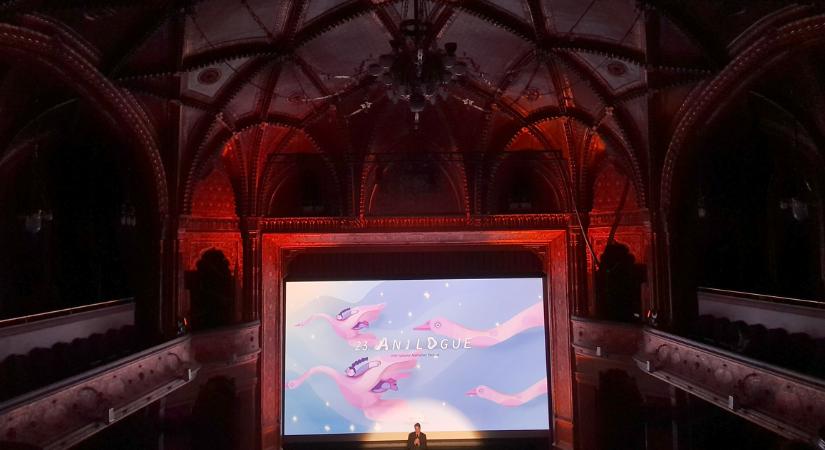 Gyerekkatonák gyilkoltak a moziban