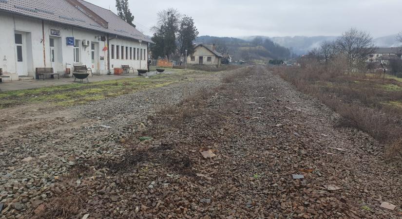 Kimozdult a holtpontról az erdélyi vasútvonal korszerűsítése