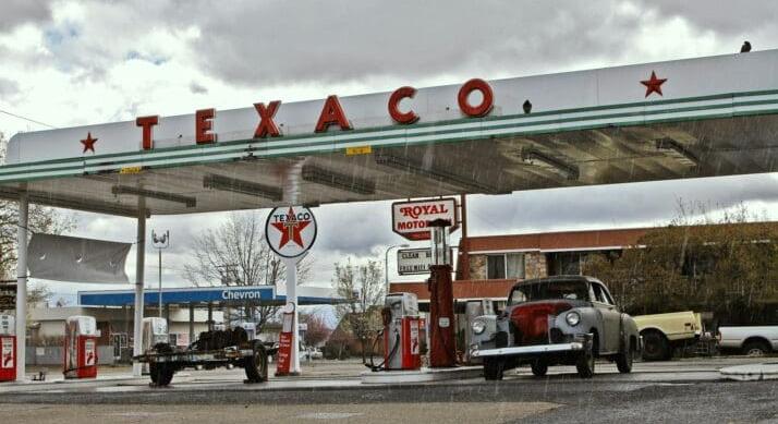 Megint drágul a tankolás Amerikában – A benzin 4 dollár közelében van már