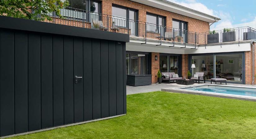 Stílusos rend a kertben