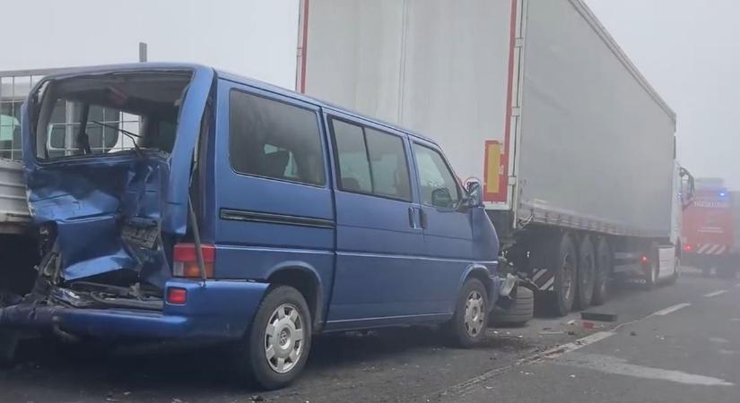 Ijesztő baleset Fehérvárnál: alakul a dugó, ezért kerüld el az M7-est!