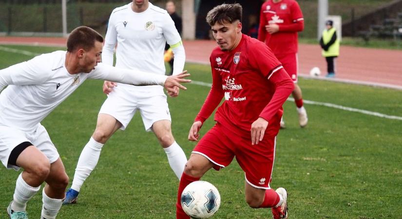 Elérőbb lépett a tabellán a veszprémi focicsapat ( fotók)