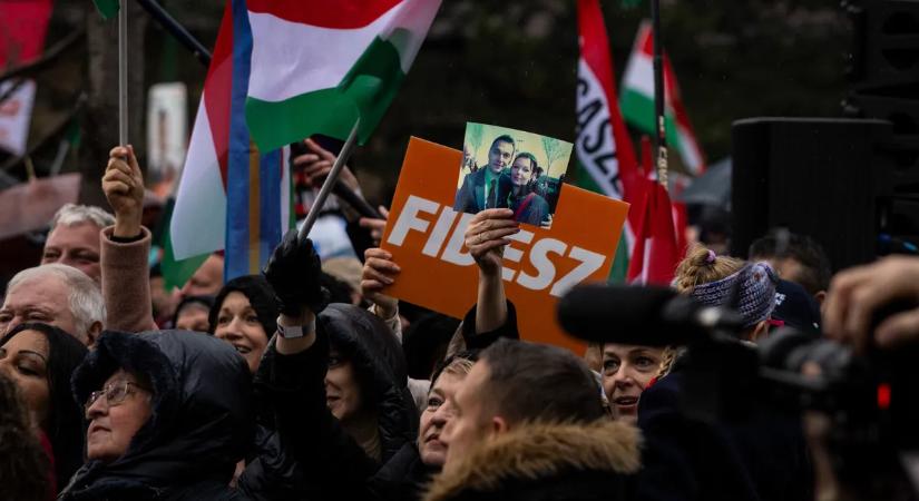 Régi arcok is felbukkantak Orbán Viktor péceli országjárásán