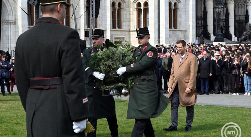 Gulyás Gergely: ma az anyaország elég erős ahhoz, hogy hazájaként tekinthessen rá minden magyar
