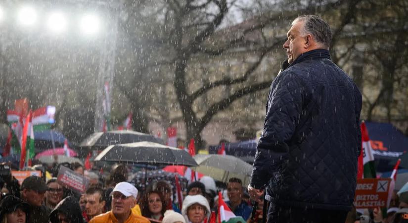 Mozdulni sem lehetett Békéscsabán, mindenki az országjárásra volt kíváncsi – galéria