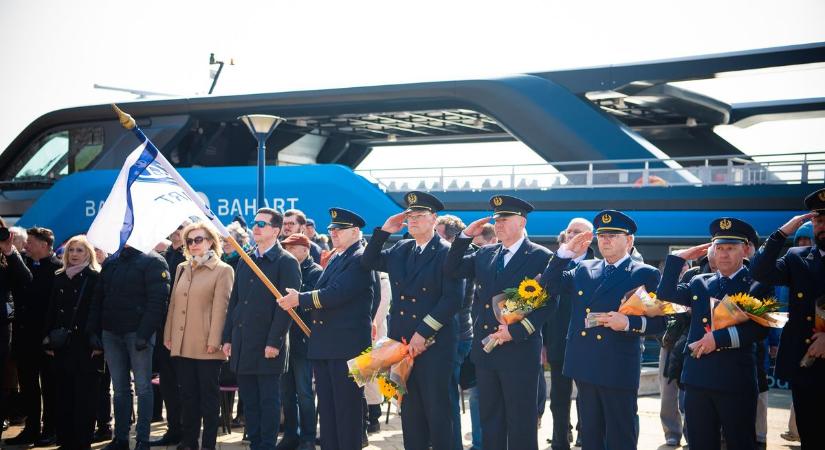 Már járnak a sétahajók a Balatonon – idén is várnak a hullámok s az élmények