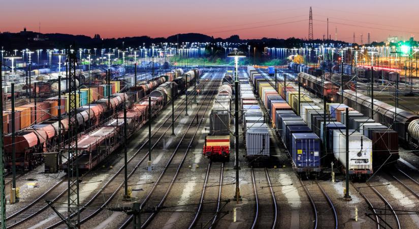 Februárban lassult a kivitel, élénkült a behozatal