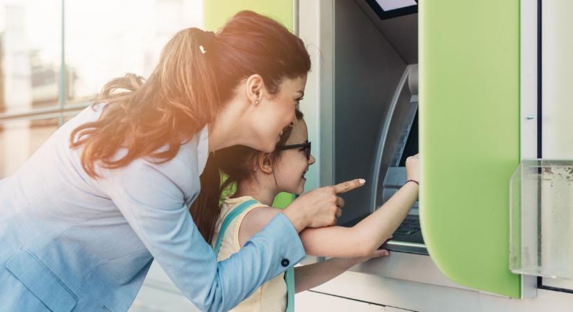 Ezért hajtanak a legfiatalabb ügyfelekre is a bankok