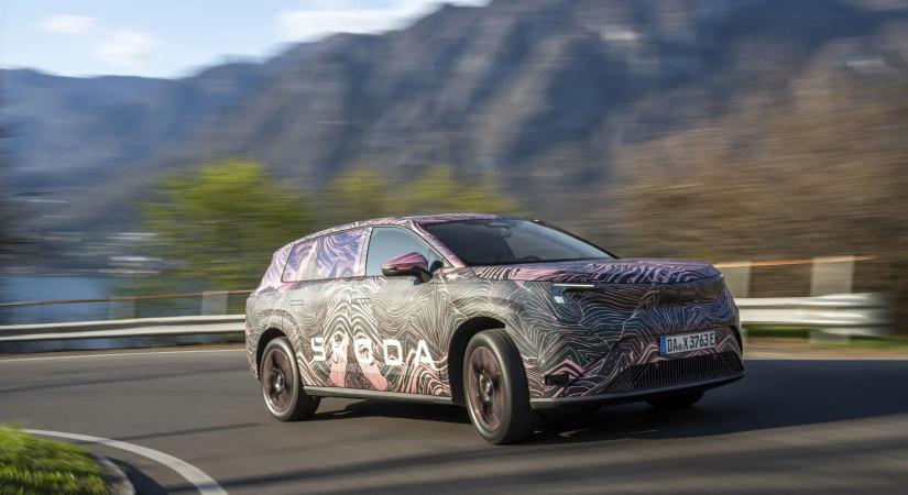 Íme az első hivatalos fotók a Škoda nyáron bemutatkozó hétüléses autójáról!