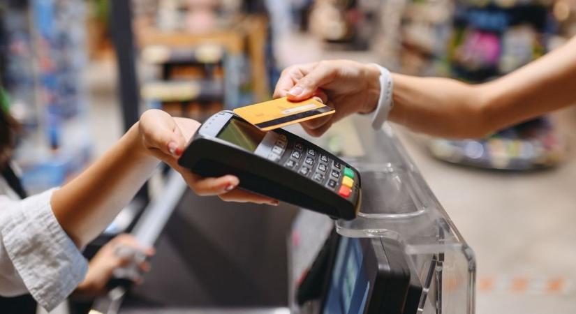 Ijedtség a kasszánál: 5 gyors trükk, amivel rendezheti a fizetést, ha nem működik a kártyája