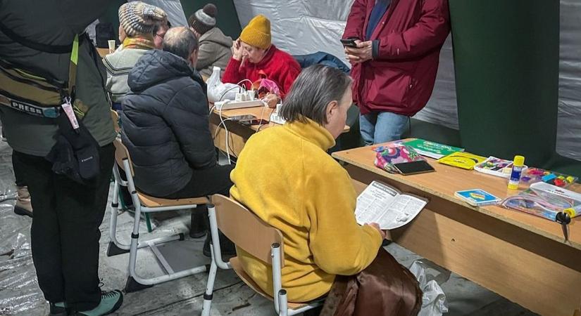 Debrecentől pár órára az életükért küzdenek az emberek, szívszorító történetek az ukrajnai hétköznapokról