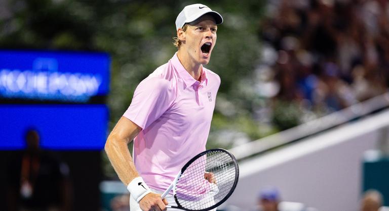 Erre legutóbb Roger Federer volt képes, Jannik Sinner megcsinálta a Napfényes duplát