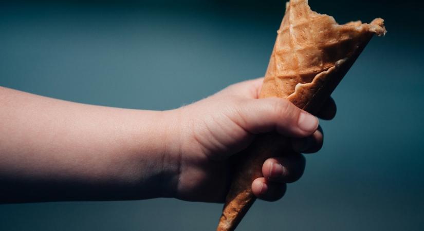 Szögek voltak a nő fagyijában, elképesztő ítélet született