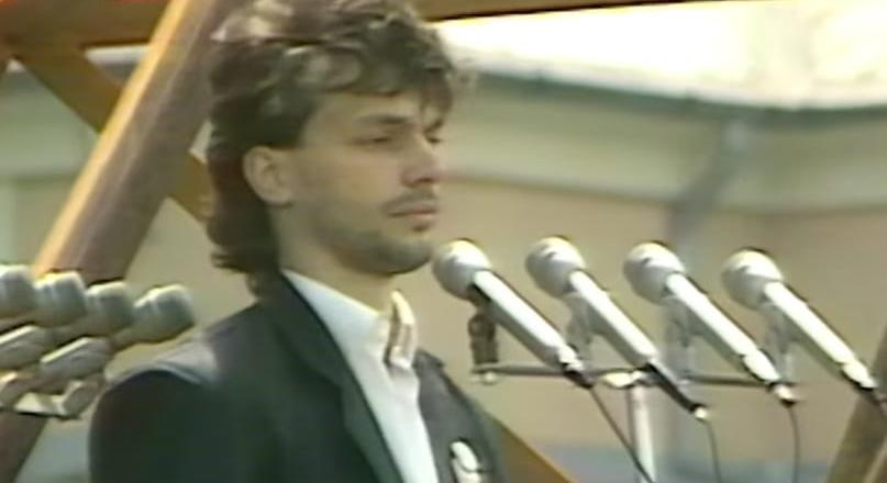„Ha valaki túl sok hatalmat szerez, velem gyűlik meg a baja” – a Politico felidézte, hogyan lett illiberális vezető a fiatal Orbánból