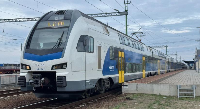Tragédia a nyíregyházi vonaton, hiába küzdöttek az utas életéért