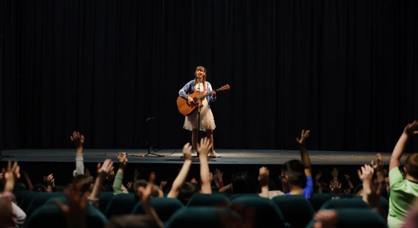 Sikerrel zárult a közmédia mesés országjárása – mintegy 2500 gyermekhez jutott el a mese varázsa