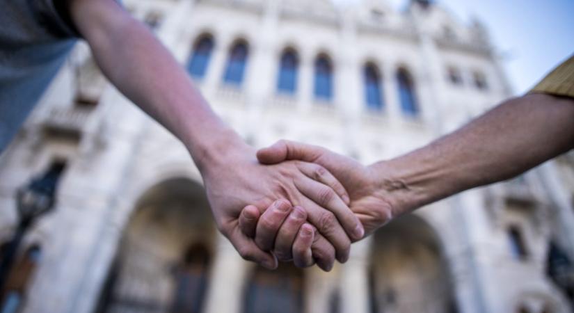 „Nem irrelevánsak, hanem nélkülözhetetlenek” – válasz Kováts Eszternek a civilek szerepéről