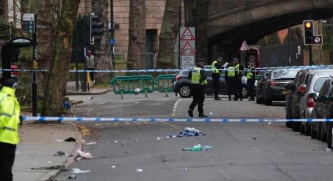 Gyalogosok közé hajtott egy autó az angliai Derby városában, többen megsérültek