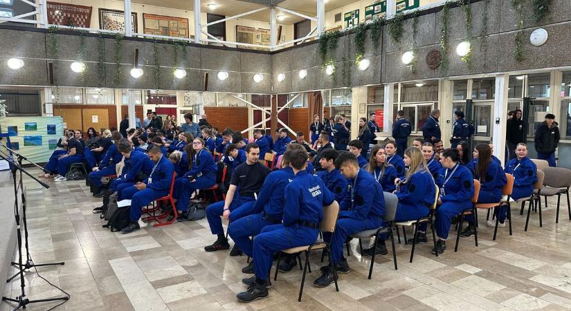 Megmérették magukat a jövő rendőrei: izgalmas verseny Székesfehérváron