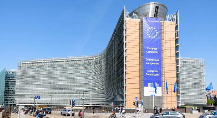 Hekkertámadás érte az Európai Bizottságot, több száz gigabájtnyi adatot lophattak el