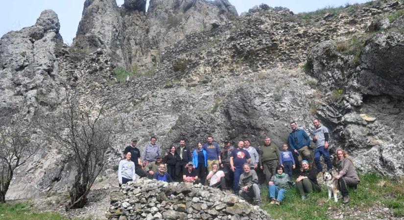 A X. vártisztító hadjárat Ajnácskőn