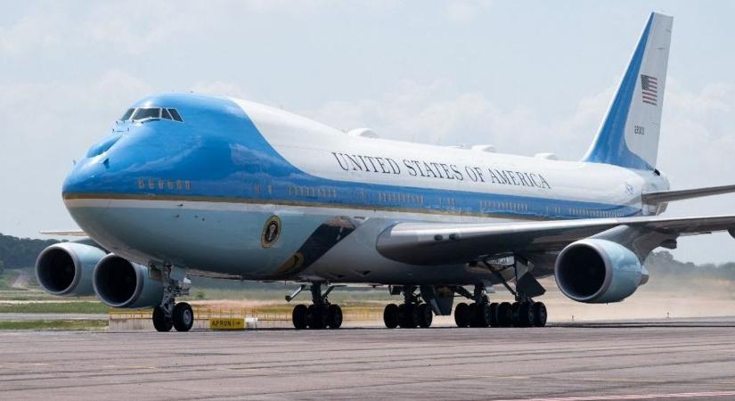 Rendkívüli: drónok támadhatták meg Donald Trump különgépét (VIDEÓ)