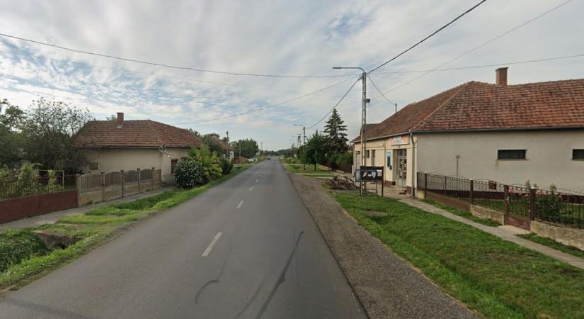 Árokba borult egy autó Biharnagybajomban