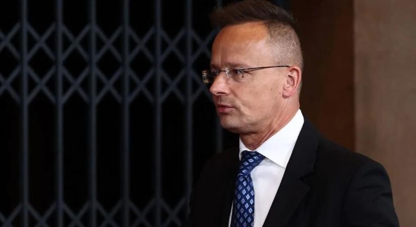 Szijjártó Péter: Háromszoros rezsiszámlát és ezer forint feletti benzinárat jelent a Tisza terve