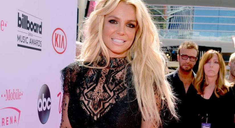 Britney Spears 20 és 19 éves fiával: Sean és Jayden elképesztően jóképűek a közös fotón
