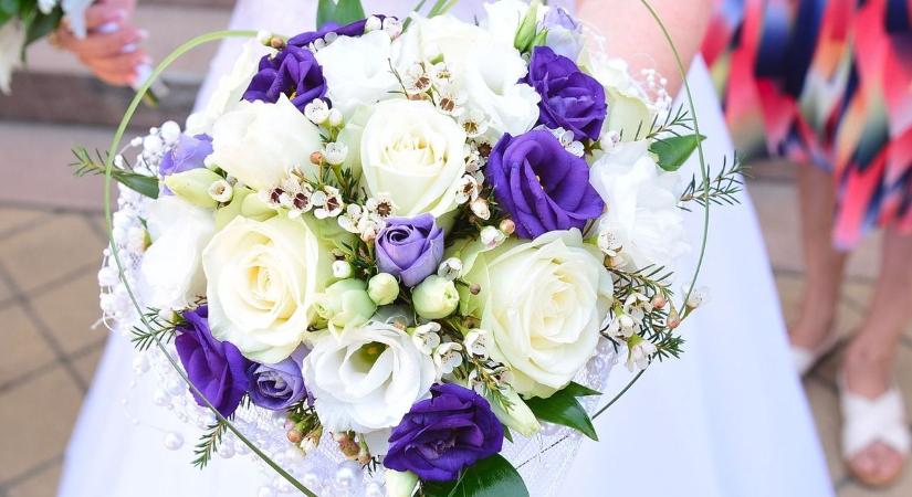 A rotyogó káposztánál csak a menyasszony volt gyönyörűbb! Tömegek érkeztek a különleges hajdú-bihari lagzira – videó