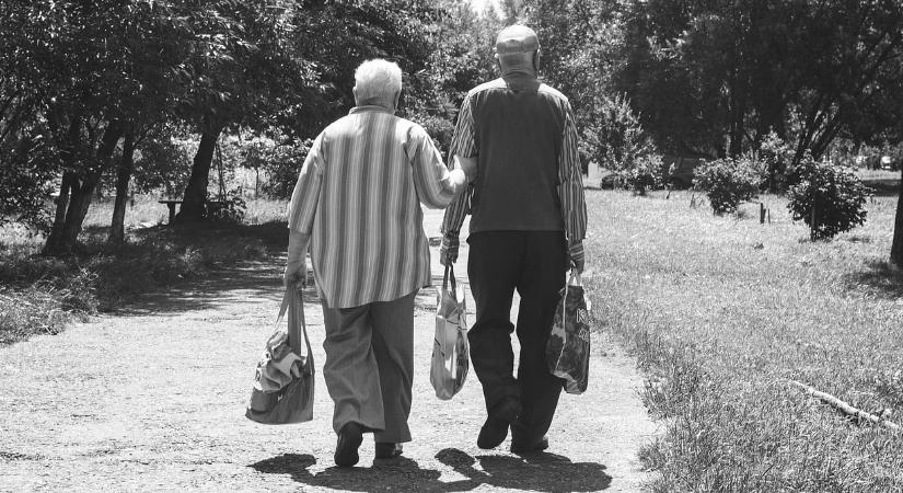Rossz hír a nyugdíjasoknak: idén fele annyi pluszpénzre számíthatnak
