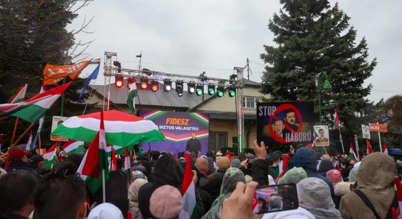 Csoportos garázdaság miatt eljárás indult a péceli Orbán-beszéd alatti dulakodás miatt