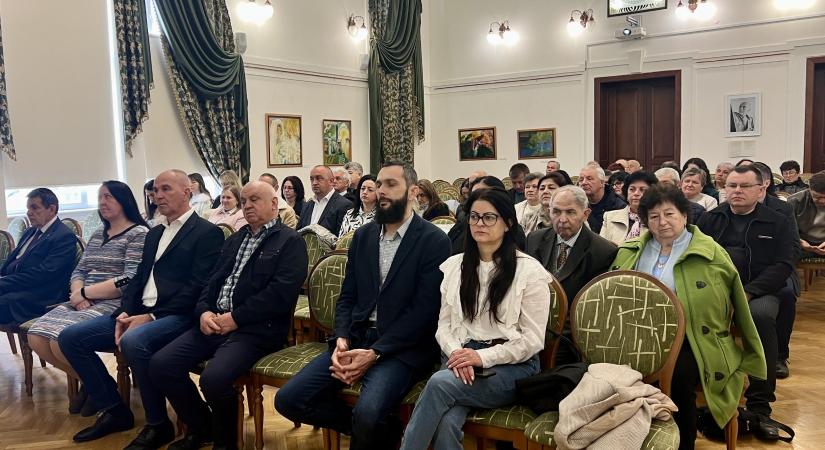 Aktív közösségi szerepvállalás és bizalom – tisztújító közgyűlés a KMKSZ Beregszászi Középszintű Szervezetében