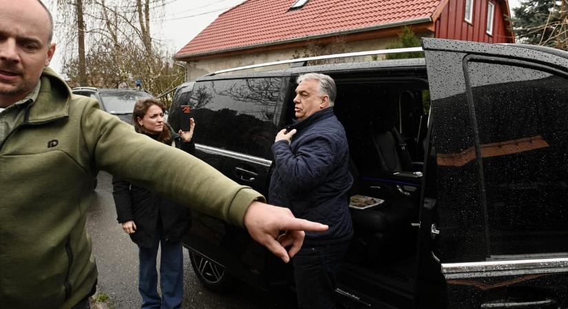 Orbán Viktor beújított egy közel 40 milliós kisbuszt, ezzel hajtott el Felcsútról is, amikor ott jártunk