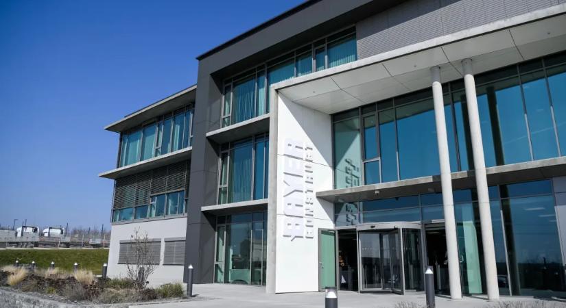 Több tucat beruházást jelentett be idén Szijjártó, a legnagyobb arányú állami támogatást a Bayer Construct kapta