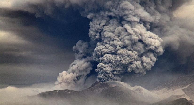Kitört a Sivelucs vulkán: a legmagasabb figyelmeztetést adták ki