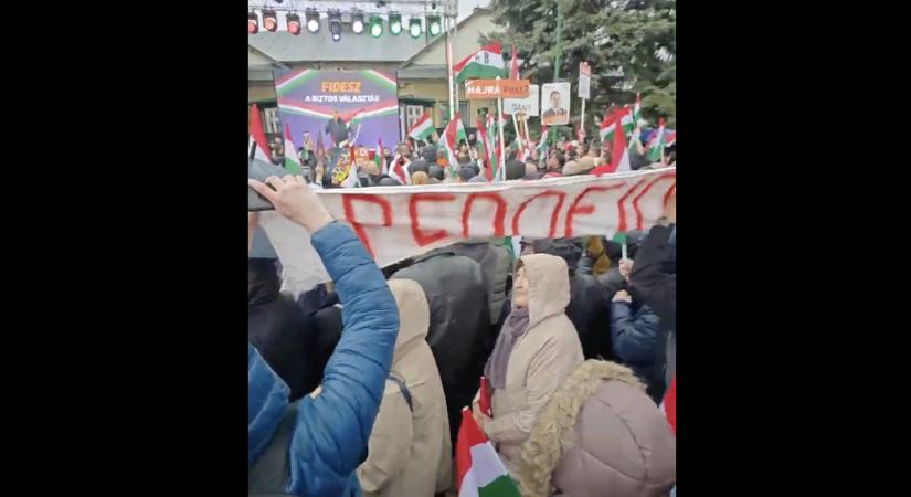 Csoportos garázdaság miatt indult eljárás a péceli Orbán-beszéd alatt történt dulakodás miatt