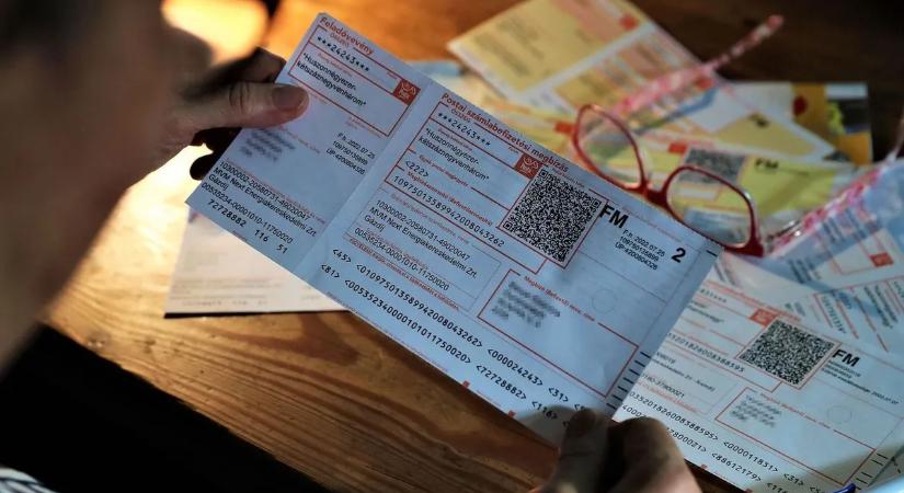 Szakértők a Tisza-tervről: akár négyszeres rezsiárak jöhetnek az ezerforintos benzin mellé