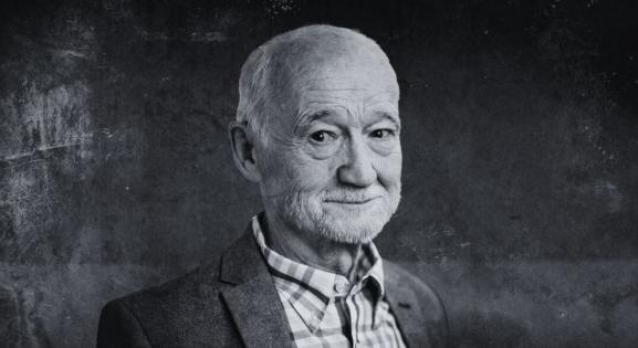 Nádasdy Ádámtól búcsúzunk – „Segítsenek, kedves olvasók, fenntartani a könyvek bámulatos sokszínűségét”