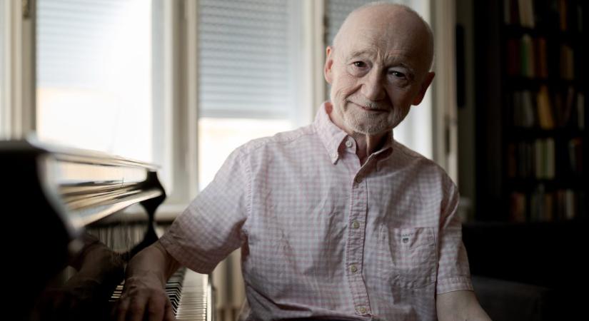 „Jó az a világ, ahol ennyire lehet valakit tisztelni” – pályatársai búcsúznak Nádasdy Ádámtól