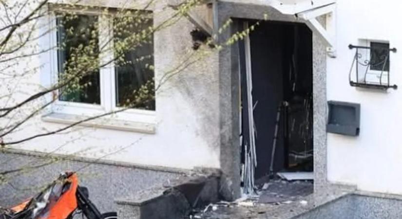 Pokoli robbanás történt Németországban: szétrepült egy lakóház bejárata