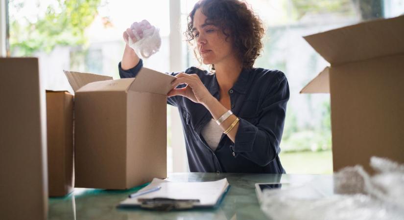 Ezért ne tedd a postacsomagokat a konyhaasztalra – meglepő, de komoly oka van