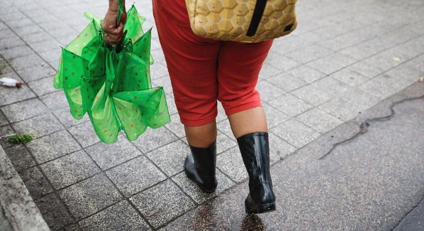 Viharos szél és kiadós csapadék jön, néhány helyre havas esőt is jósolnak